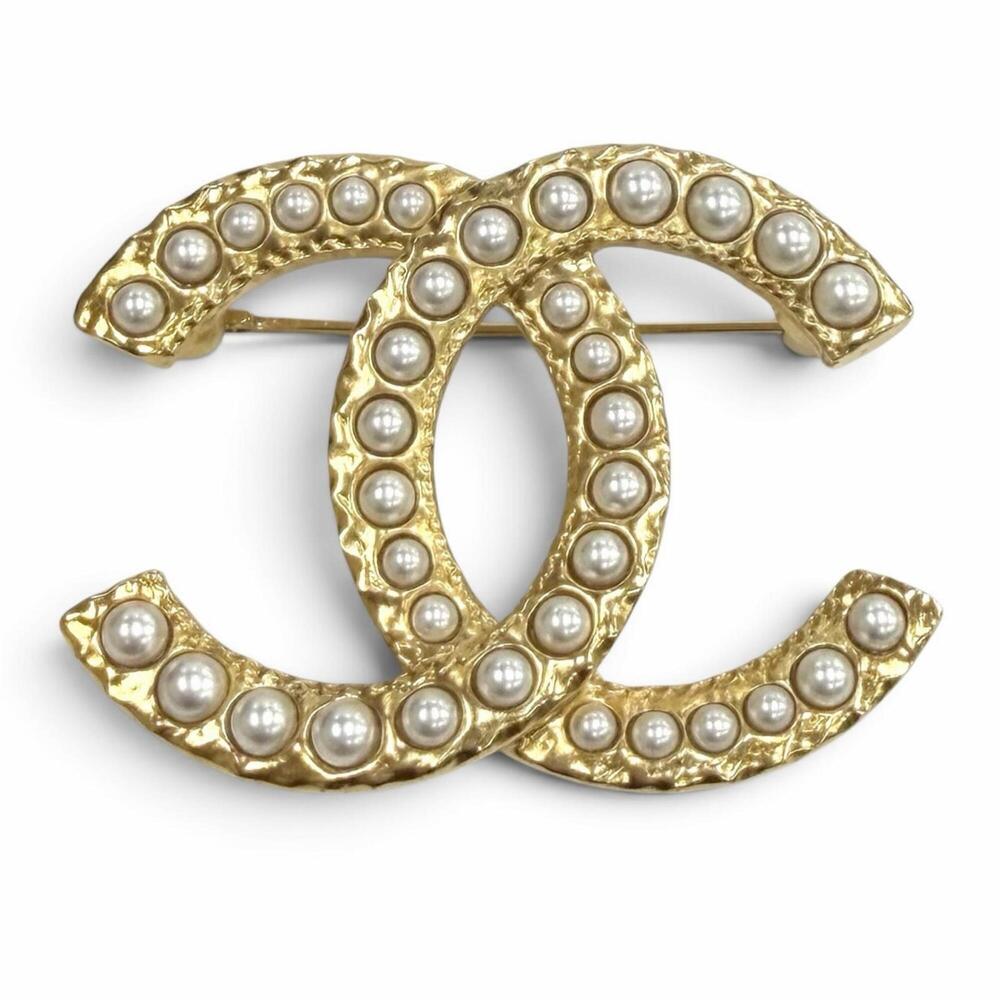 CHANEL White Pearl Logo Brooch